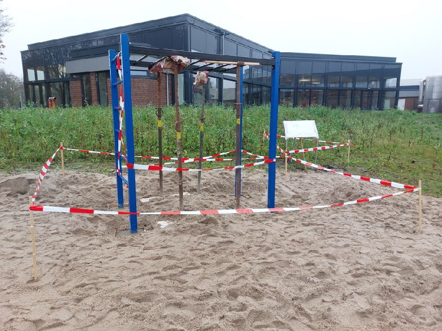 Gegen 14 Uhr hatten wir alles aufgestellt und waren mit der Arbeit fertig.