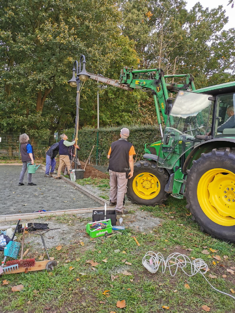 Ordentlich ausgerichtet und angeschlossen.